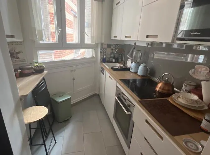 Проживание в семье Belle A Montmartre